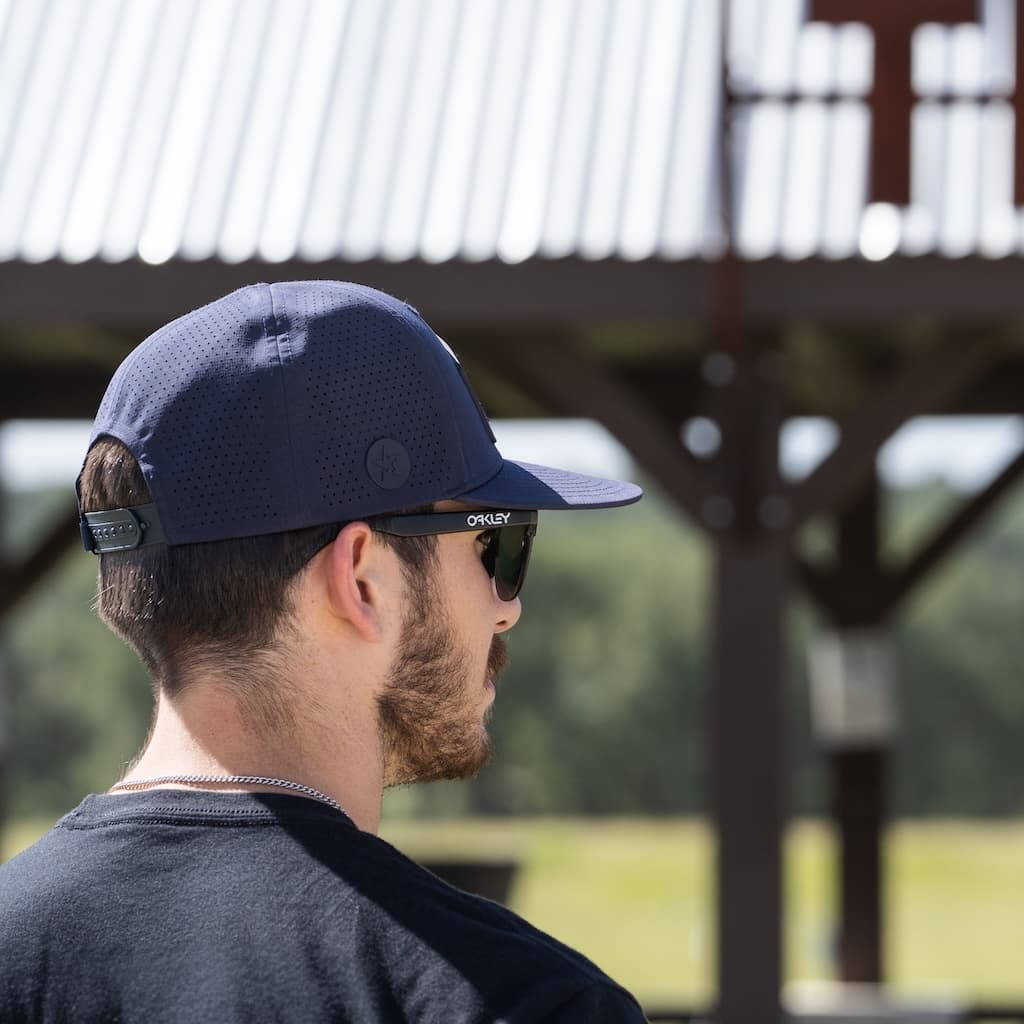 SOCIAL CARD TONAL HAT 1